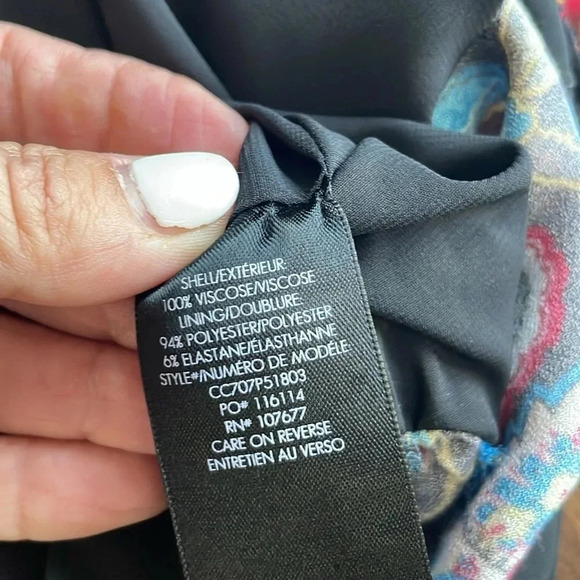 Alice + Olivia Macall Floral print romper 5416006 Size 2 V-Neck Bell-Sleeved - Picture 10 of 11